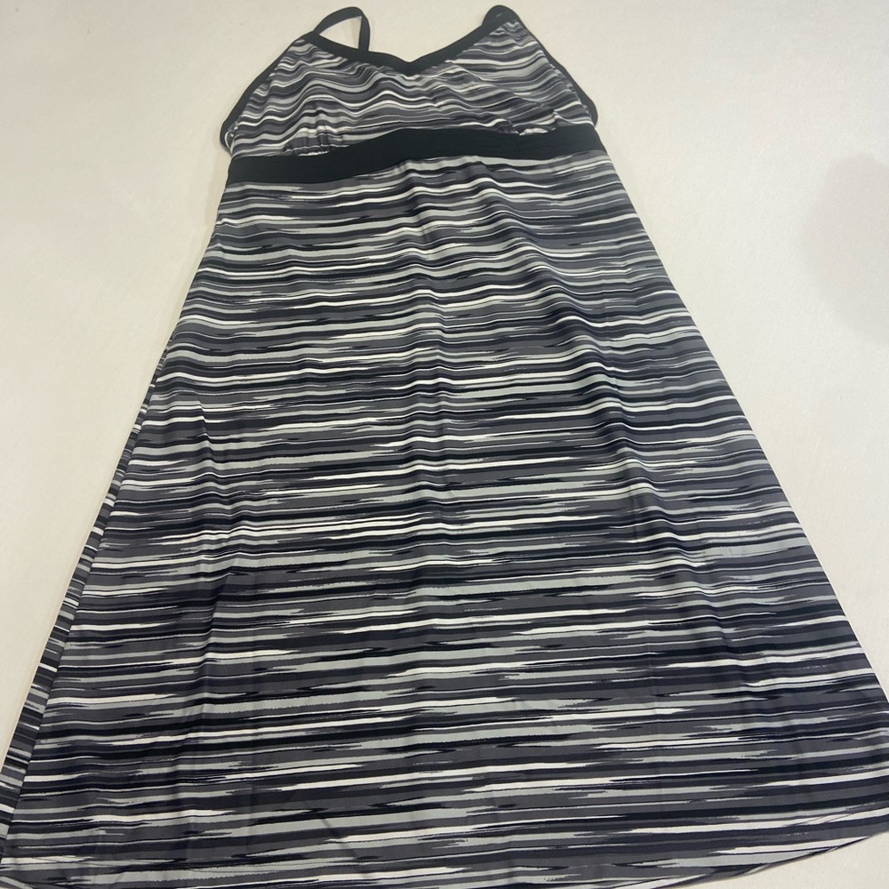 Athleta Black and White Athletic Dress Size M